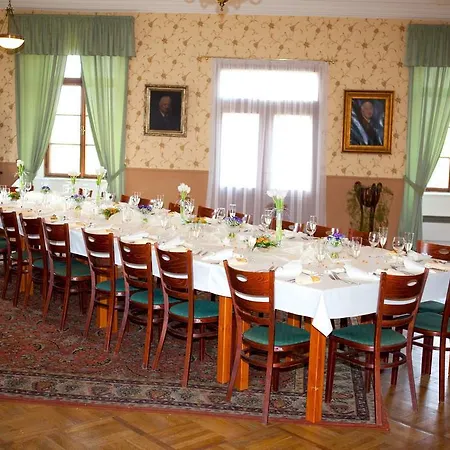 Penzion Zámek 3*