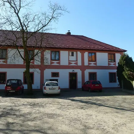 Zámek Penzion Lobec