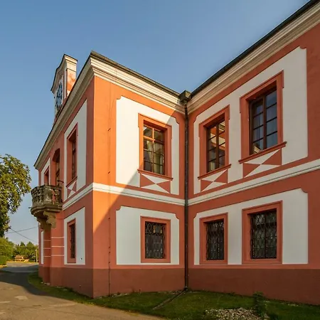 Penzion Zámek Lobec